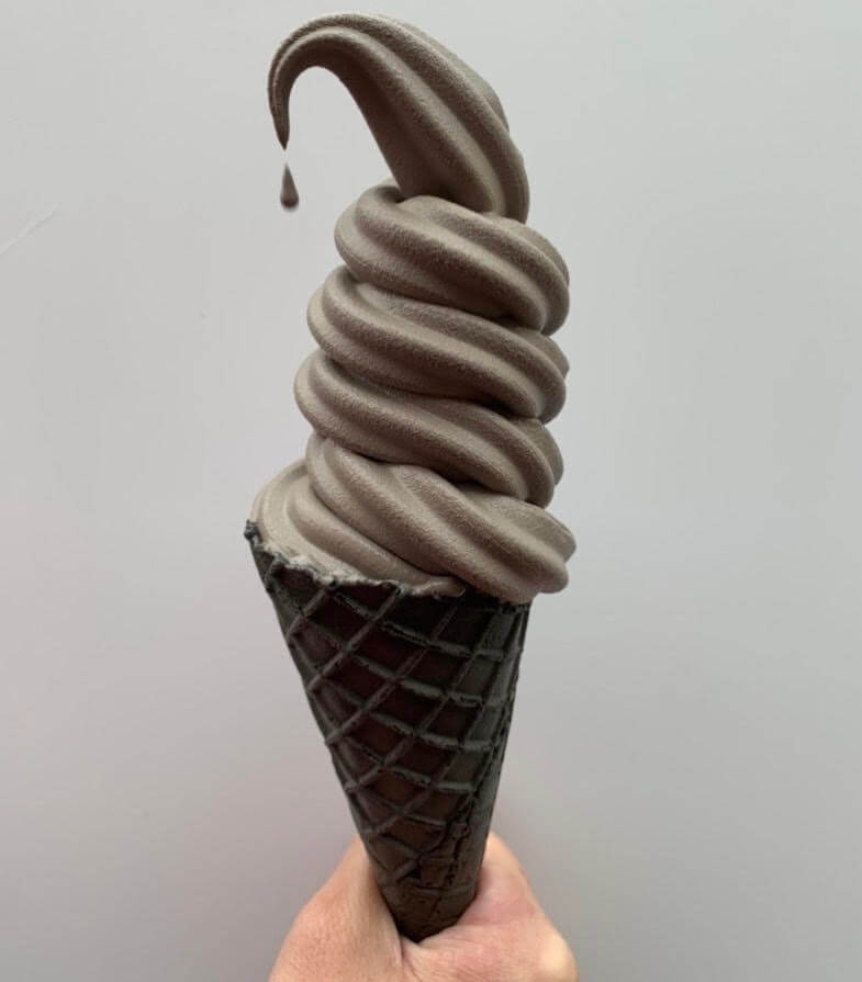 ソフトクリーム黒